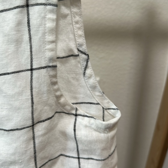 NWOT not perfect linen Vienna sleeveless top - Picture 3 of 8